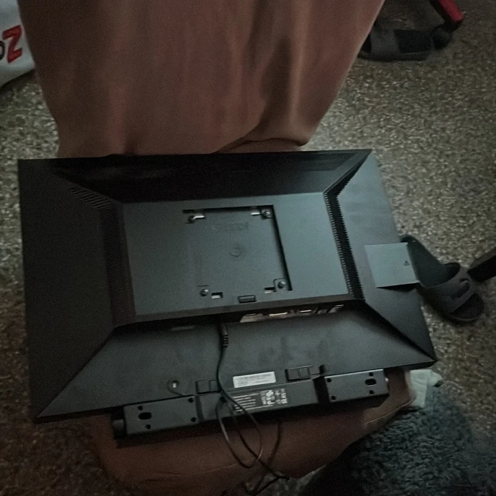 Monitor (INCLUDES WITH SPEAKER)